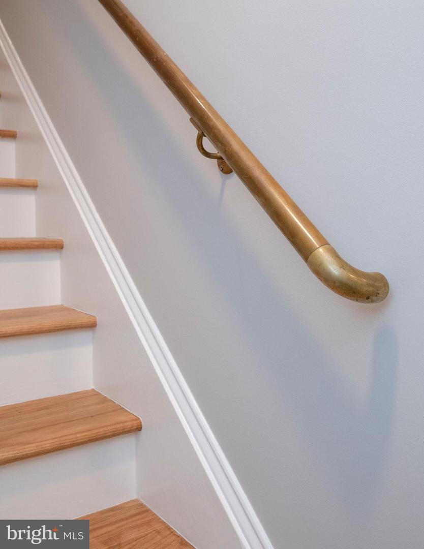 Chapel Ridge — interior living space and finishes, photo 39