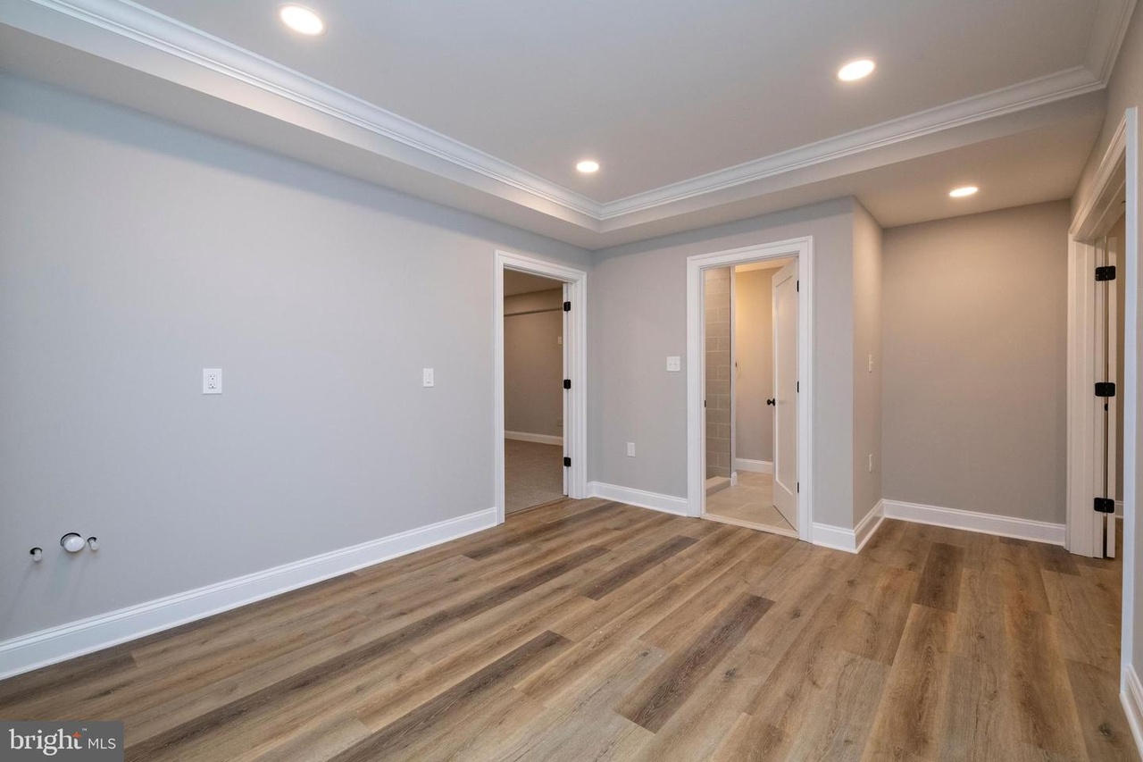 Chapel Ridge — interior living space and finishes, photo 45