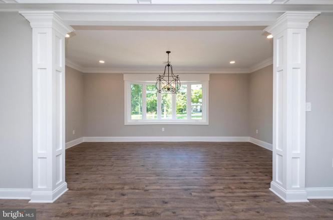 Chapel Ridge — interior living space and finishes, photo 14