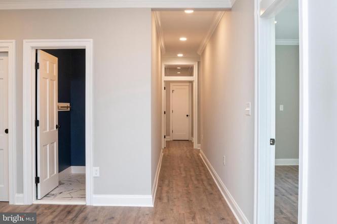 Chapel Ridge — interior living space and finishes, photo 22