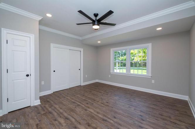 Chapel Ridge — interior living space and finishes, photo 32