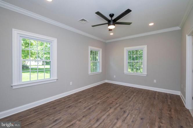 Chapel Ridge — interior living space and finishes, photo 34