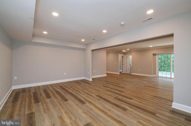 Chapel Ridge — interior living space and finishes, photo 43