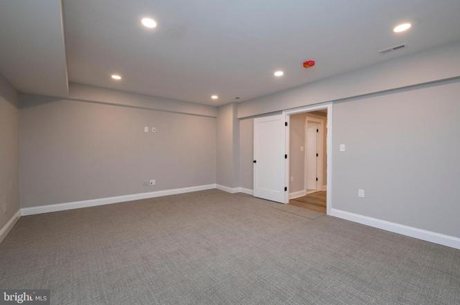 Chapel Ridge — interior living space and finishes, photo 44