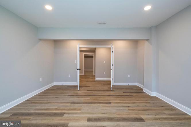 Chapel Ridge — interior living space and finishes, photo 47