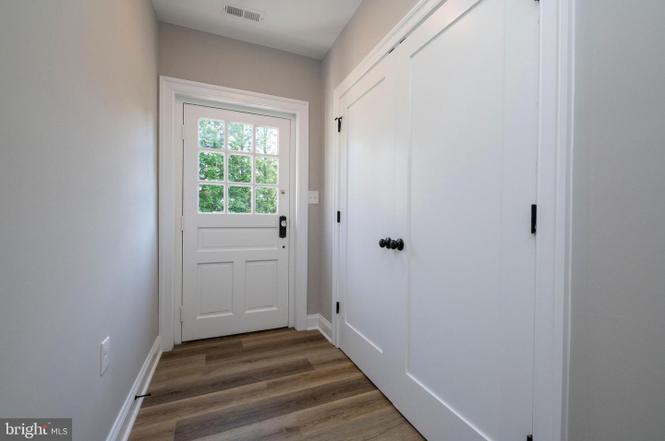 Chapel Ridge — interior living space and finishes, photo 50