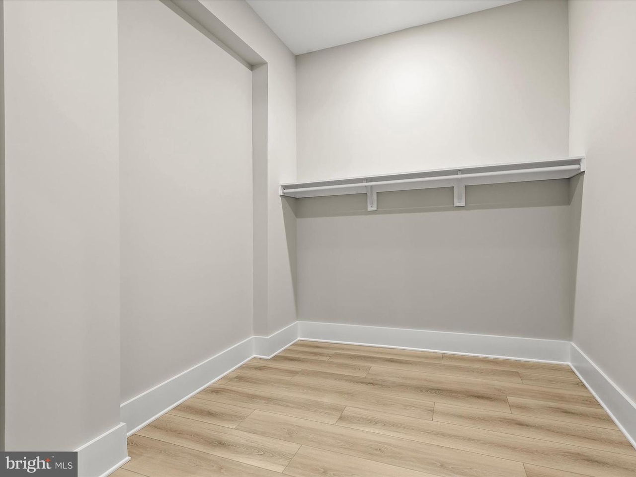 Manor Lane — interior space — photo 30