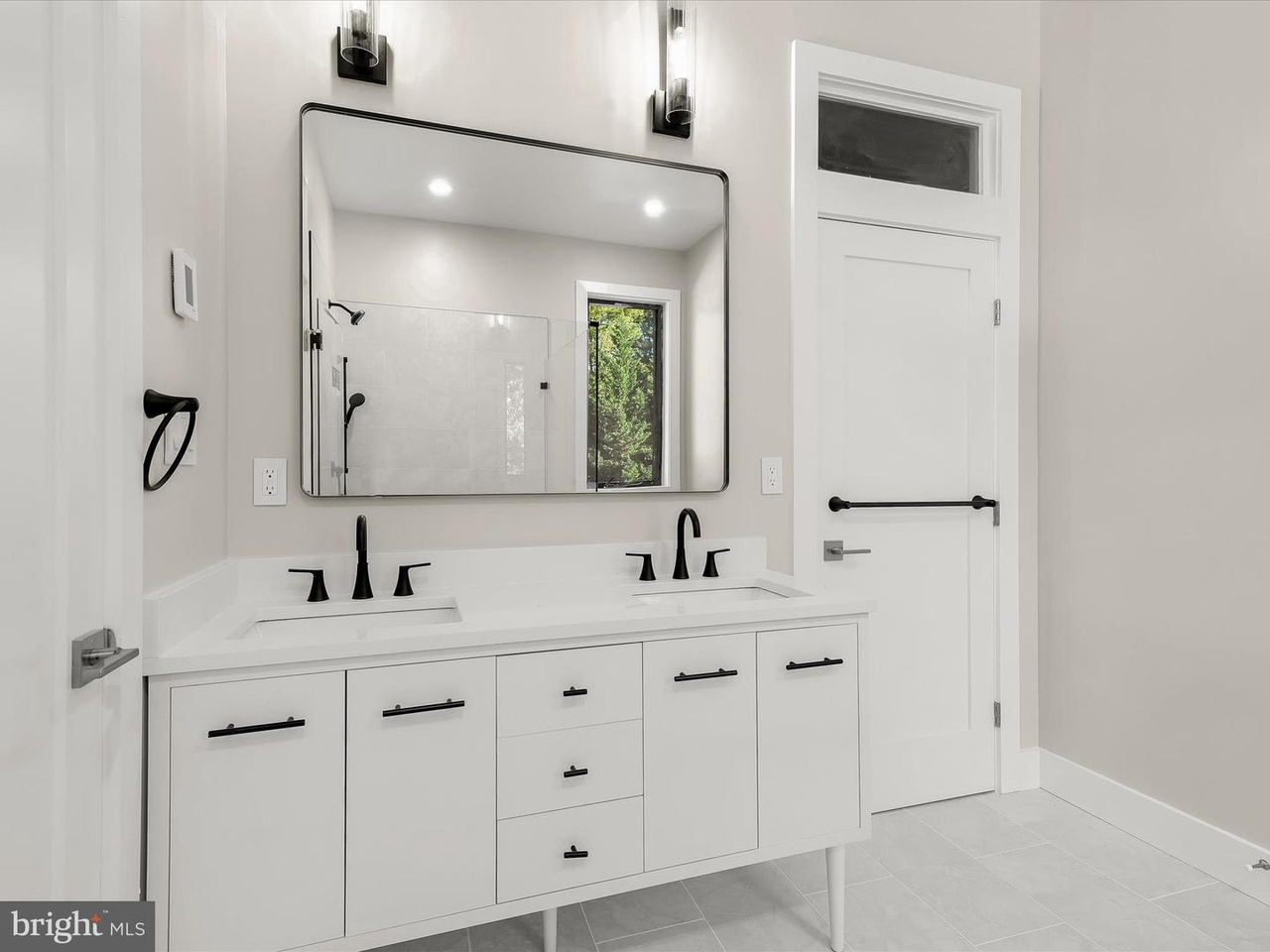 Manor Lane — bathroom and fixtures — photo 60