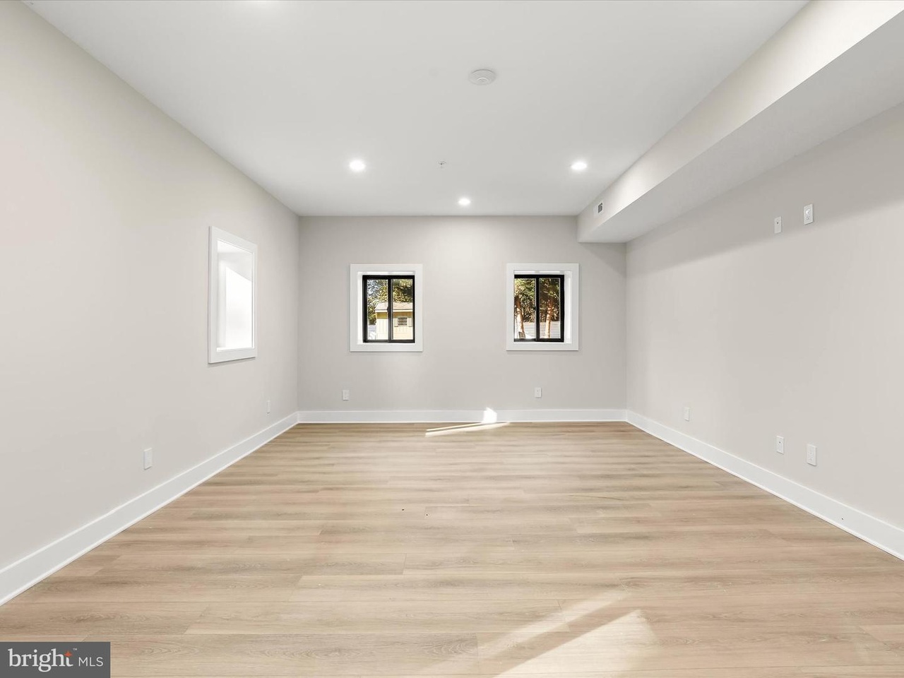 Manor Lane — interior space — photo 72