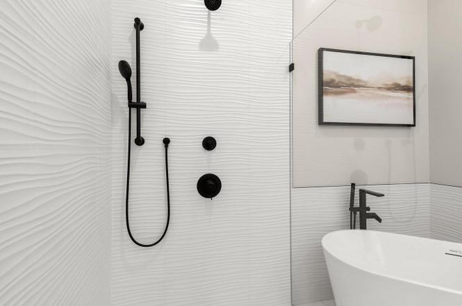 Manor Lane — bathroom and fixtures — photo 41